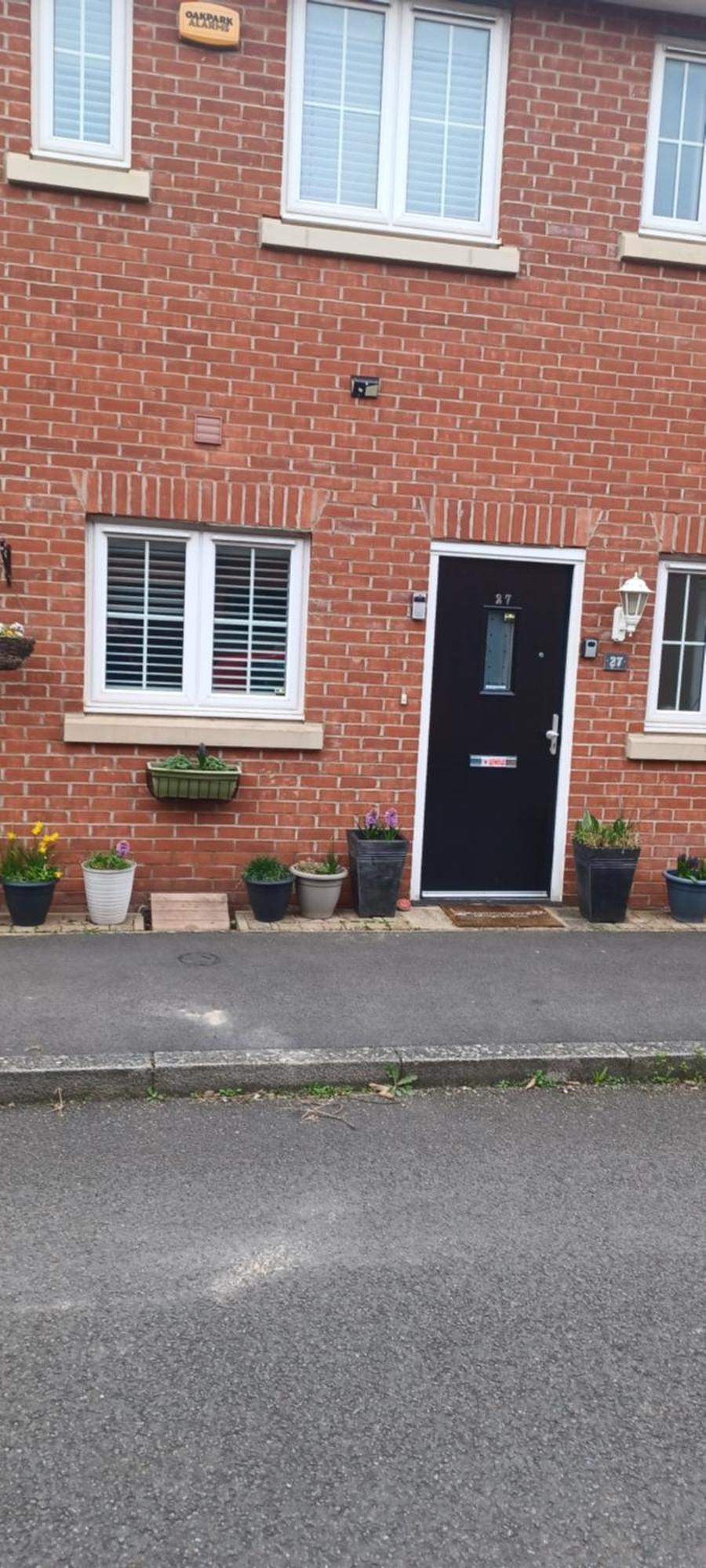 Aylesbury Lovely Double And Single Bedroom With Guest Only Bathroom Bierton Exterior photo